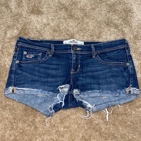 Hollister Pants - Hollister - size: 9 dark denim jean shorts